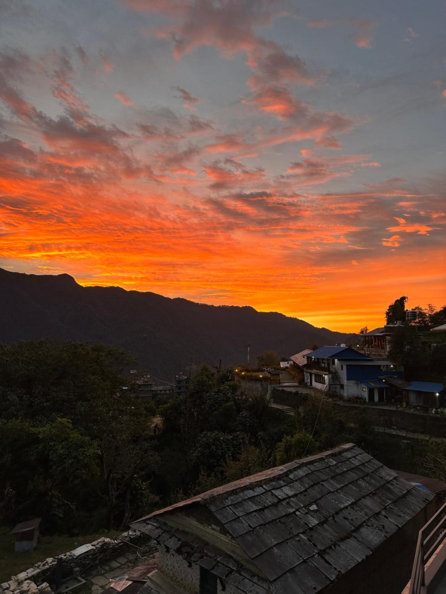 Hill Top Lodge Ghandruk Astam Екстериор снимка